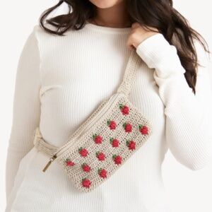 NWT The Sak Caraway Small Sustainable Crochet Belt Bag Natural Strawberry